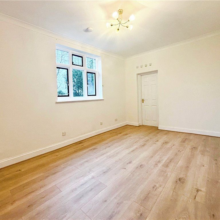 Ferry Lane, Wraysbury, Staines-upon-Thames, Berkshire, TW19 6HG - Photo 1