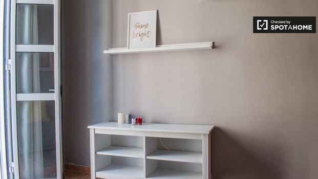 Carrer de Carcaixent, Valencia, Valencian Community 46007 - Photo 1