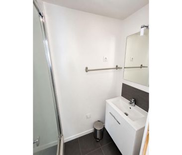 A LOUER : T1 à LILLE • Rue Léon Gambetta - WAZEMMES • 656 € - Photo 4