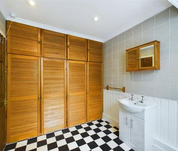 4 bedroom terraced house to rent - Photo 4