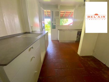 Location Maison 7 pièces 188m² LE LAMENTIN 97232 - Photo 3