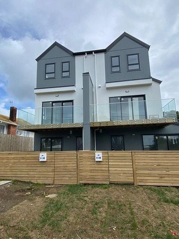 Spacious 2-Bedroom Townhouse - Ranui - Photo 3