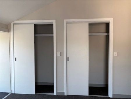 Top-Floor Executive Apartment – Central Location - Photo 5