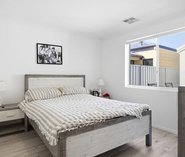 COASTAL LIVING AT ITS BEST – FULLY FURNISHED & READY TO ENJOY - Photo 4