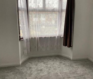 4 bedroom terraced house to rent - Photo 3