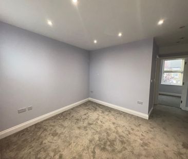 2 Bed Flat, London, E11 - Photo 3