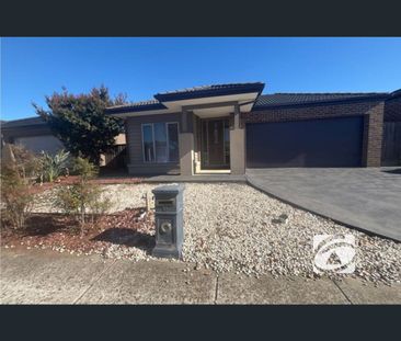 4 Garland Street, Pakenham, Vic 3810 - Photo 2