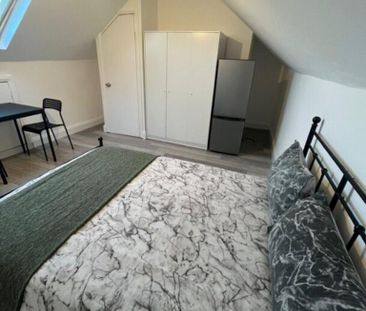 7 bedroom terraced house to rent - Photo 4