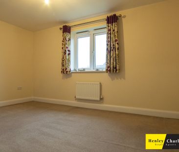 4 Bedroom Semi-Detached House For Rent - Photo 3