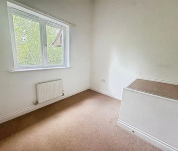 3 bedroom end of terrace house to rent - Photo 4