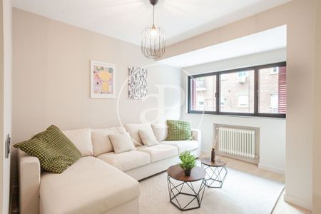 2 bedroom luxury Flat for rent in Madrid, Spain - Photo 4