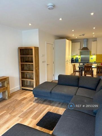 1 bedroom flat to rent - Photo 2