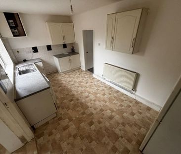 3 bed Terraced - To Let - Photo 6