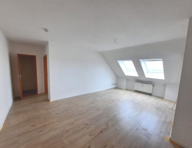 "Charmante 2-Raum-Wohnung im Dachgeschoss" - Photo 1