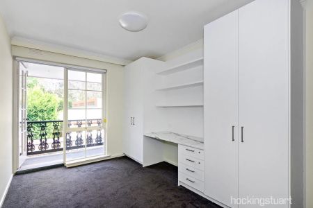 Quiet & Convenient 2 Storey Townhouse with Rear Courtyard - Photo 4
