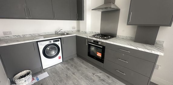 6 Barge Drive, Greater London, UB2 - Photo 2