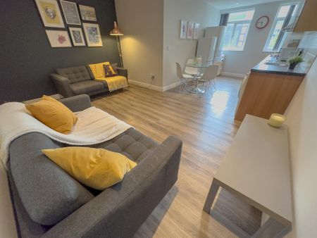 4 bedroom flat to rent - Photo 3