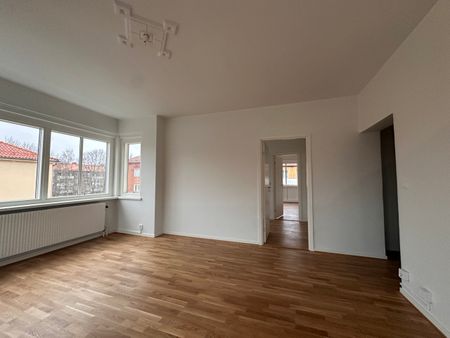 Bjäregatan 9- 3rok (lgh 1303) - Photo 4