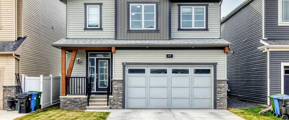 MAIN + UPPER LEVELS | 3 BED | 2.5 BATH | 2,043 SQFT | 1-CAR GARAGE + DRIVEWAY — 3 Bedrooms Main Floor - Photo 1