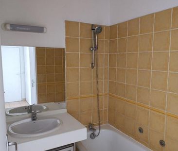 Location Appartement 3 pièces 70m² MARSEILLE 10ème - Photo 4