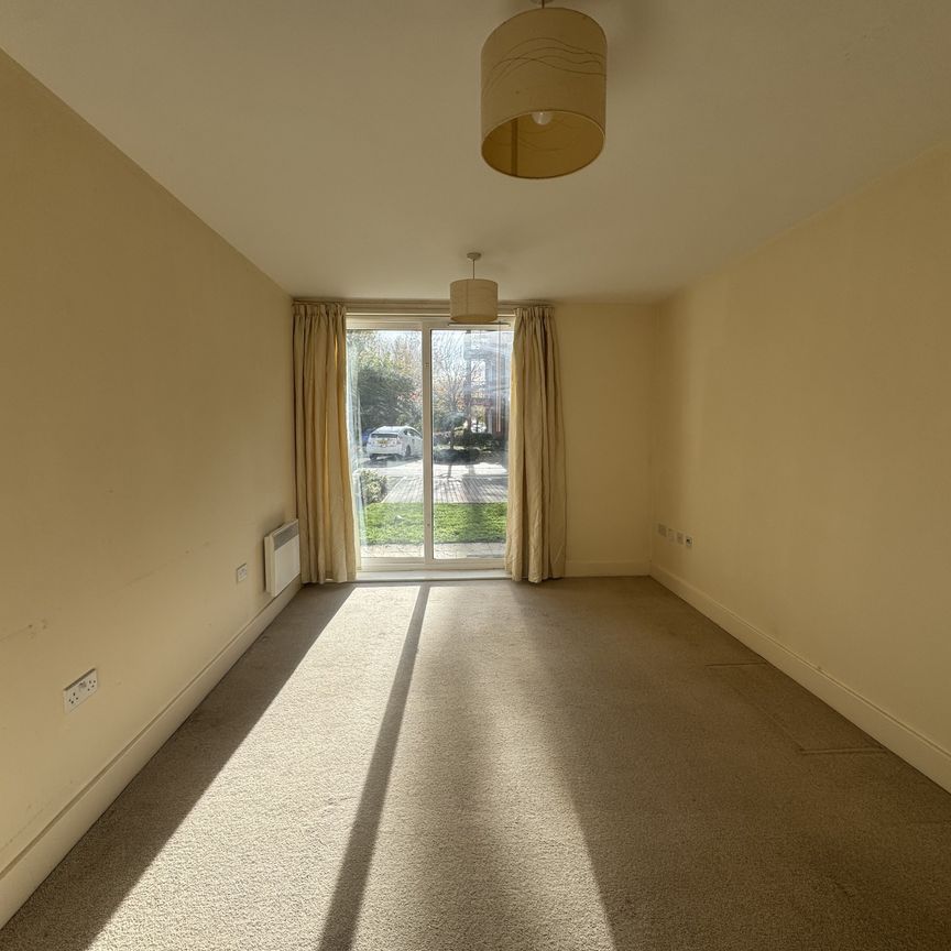 Coxhill Way, Aylesbury - Photo 1