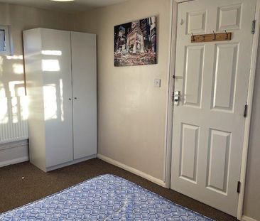 1 bedroom semi-detached house to rent - Photo 6