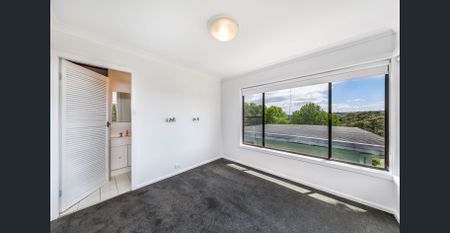 Bright & Functional Upper Duplex in Prime Dee Why Location – Utilities Included! - Photo 3