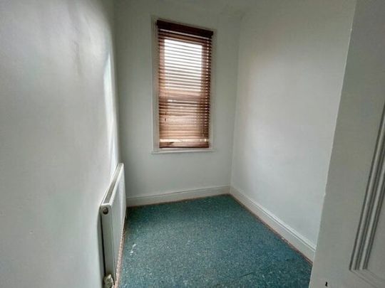 Lowwood Road, Birkenhead - Photo 1