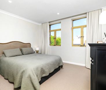 Renovated North Facing Apartment in Famed Warehouse Conversion - Photo 5