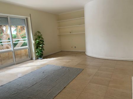 Apartamento T2 sem móveis inserido em condomínio em S. João Estoril - Photo 5