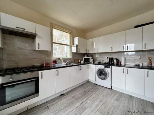 5 bedroom property to rent in London - Photo 1