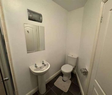 Bingley Road, Shipley, BD18 - Photo 3