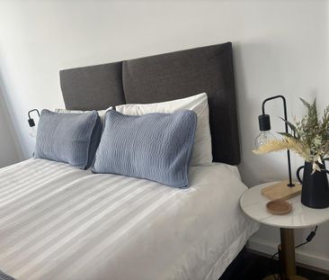8 bedroom house of multiple occupation to rent - Photo 1