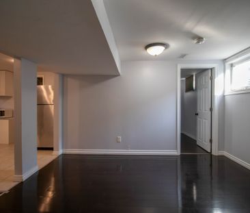 **ALL UTILITIES INCLUDED** 2 Bedroom Unit in the North End!! - Photo 6