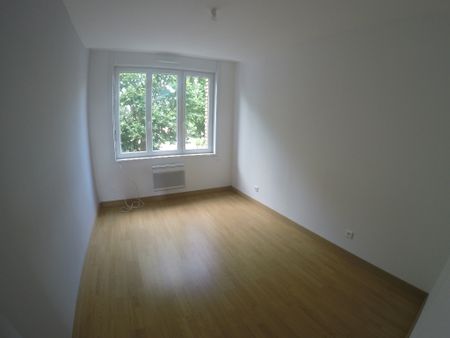 Location Appartement 3 pièces 55m² LA MADELEINE 59110 - Photo 2
