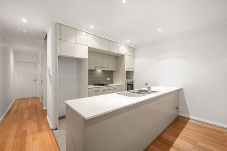 Spacious Townhouse Style with 2 Courtyards. - Photo 4