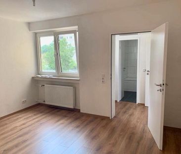 Offenbach: Großzügige 2-Zim-Wohnung (68 m²) mit Balkon und Aufzug - Photo 4