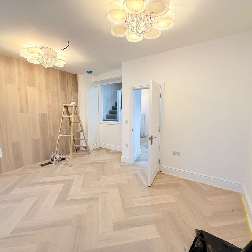 4 Bed Flat, Hammersmith, W6 - Photo 1