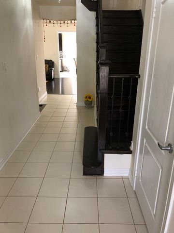 For Lease - 31 Banbridge Crescent, Brampton, Ontario - Photo 4