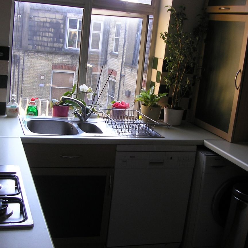 Room in a Shared Flat, Park Mansions, SW8 - Photo 1