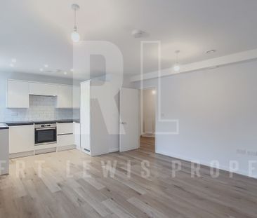 Modern Two Double Bedroom – High Barnet EN5 5TY - Photo 2