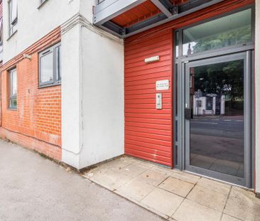 2 bedroom flat to rent - Photo 4