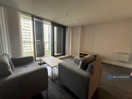 2 bedroom flat to rent - Photo 2