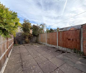 2 bedroom terraced house to rent - Photo 6