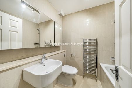 Woodside Lane, London, N12 - Photo 5