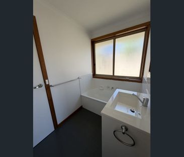 46 Rokeby Cres, Craigieburn, Vic 3064 - Photo 6