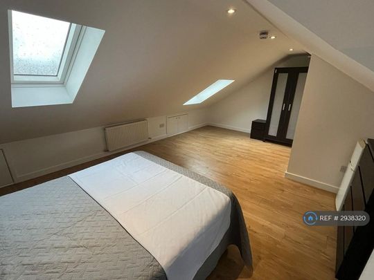 1 bedroom in a house share to rent - Photo 1