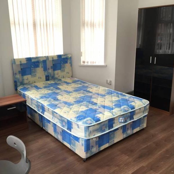 1 bedroom in a house share to rent - Photo 1