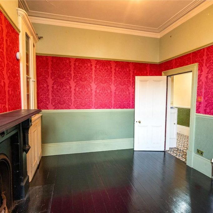 4 bedroom semi-detached house to rent - Photo 1