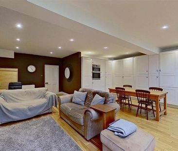 4 bedroom terraced house to rent - Photo 1